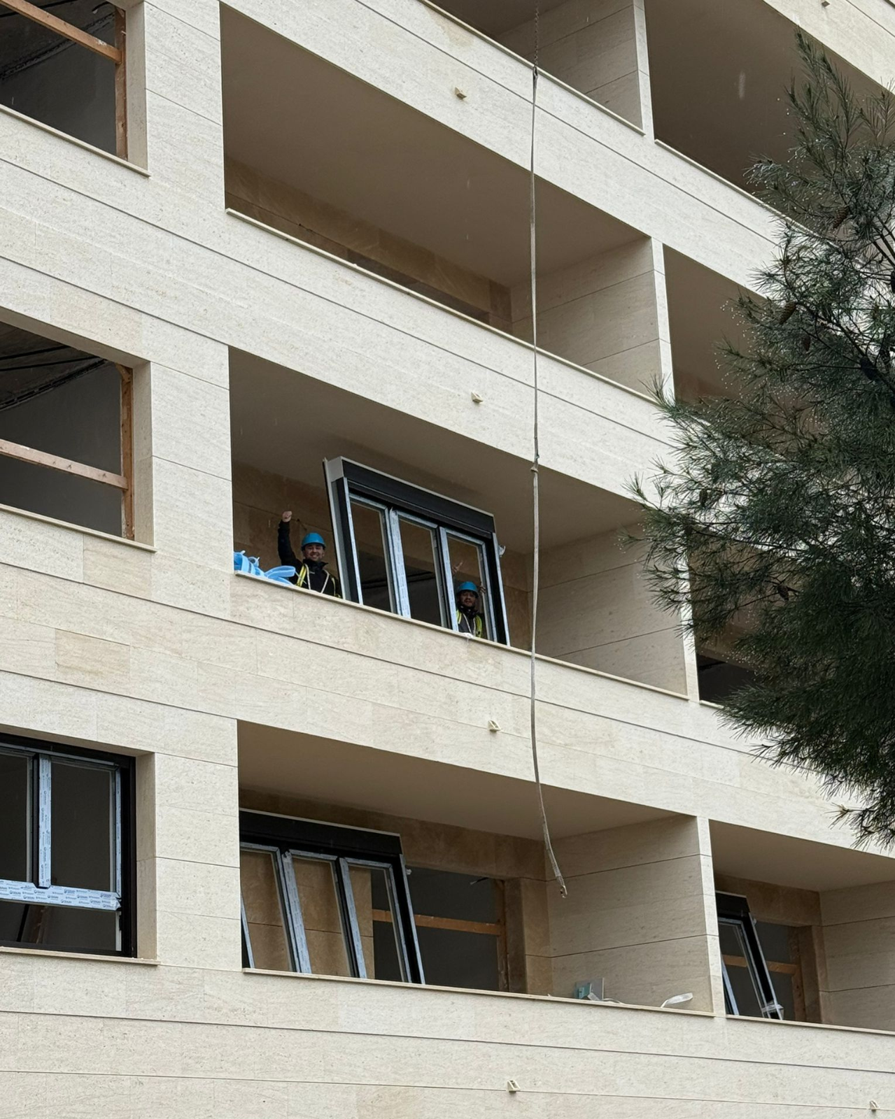 Instalación profesional de cerramientos: la clave para garantizar el máximo rendimiento, aislamiento térmico y aislamiento acústico